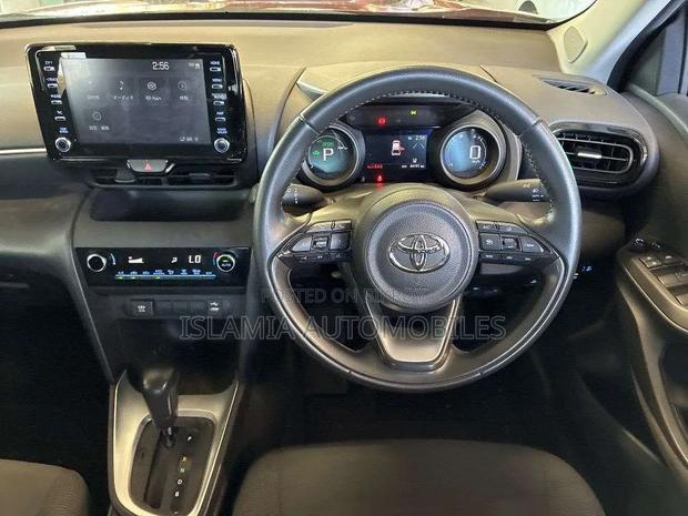 Toyota Yaris Cross 2021 Red