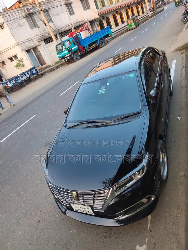 Toyota Premio 2018 Black
