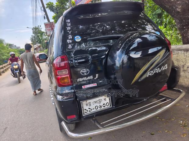 Toyota RAV4 2002 Black