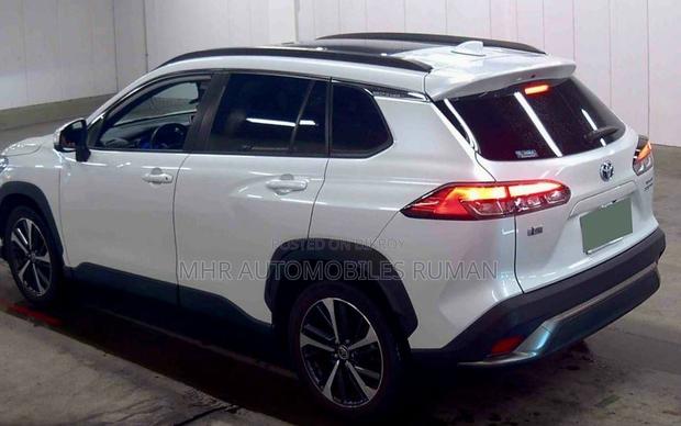 Toyota Corolla Cross 1.8 Hybrid AWD 2022 Pearl