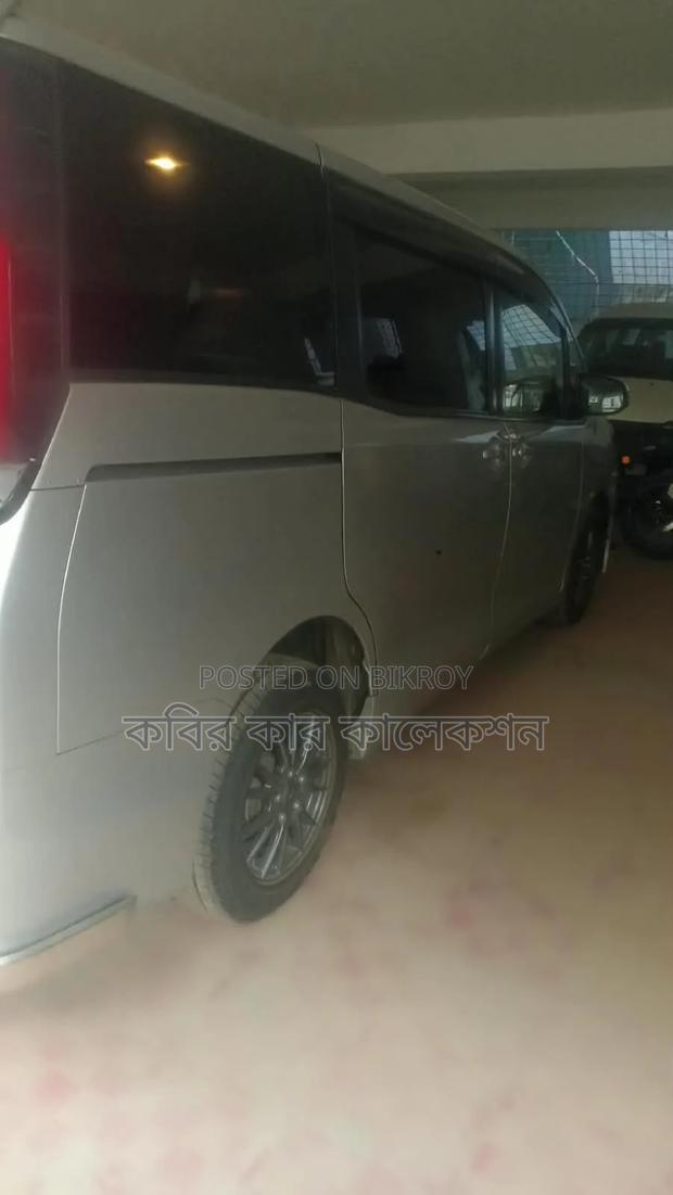 Toyota Noah 2020 Silver