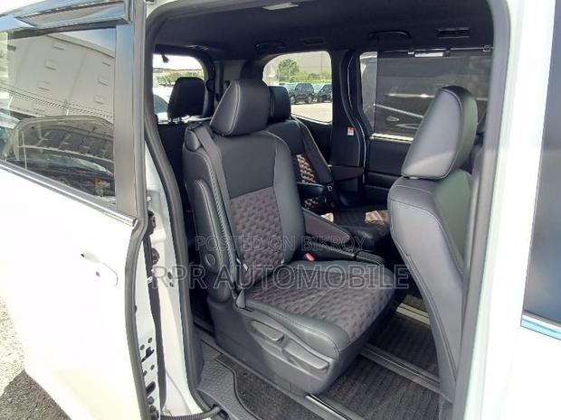 Toyota Voxy Hybrid S-G 2WD 7-Seater 2022 Pearl