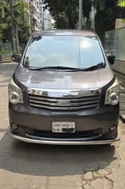 Toyota Noah 2.0 158hp FWD (8 Seater) 2013 Gray for sale