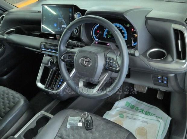 Toyota Voxy Hybrid S-Z 2WD 7-Seater 2022 Black