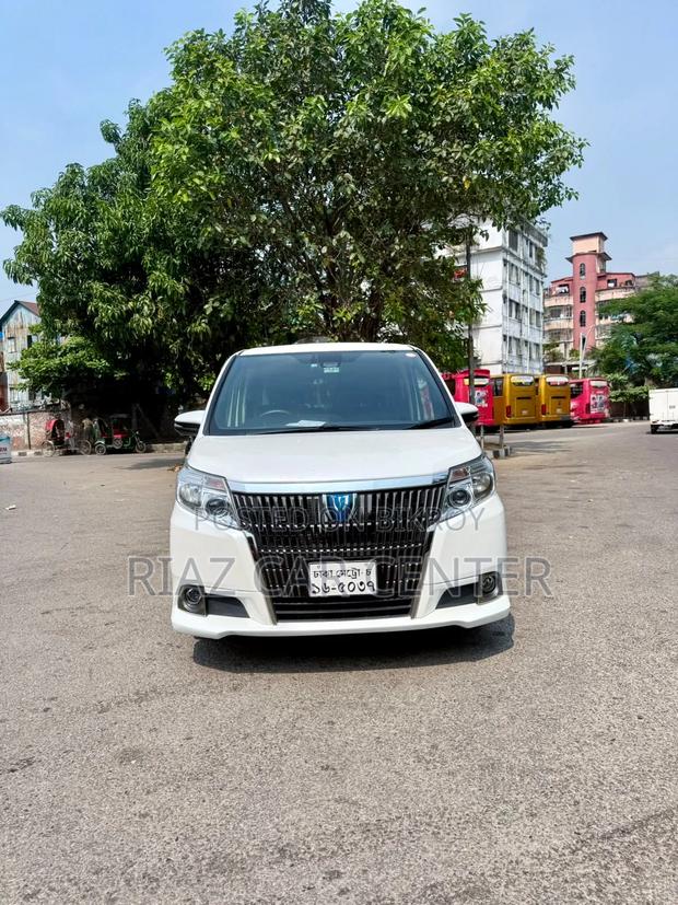 Toyota Esquire 2016 Pearl