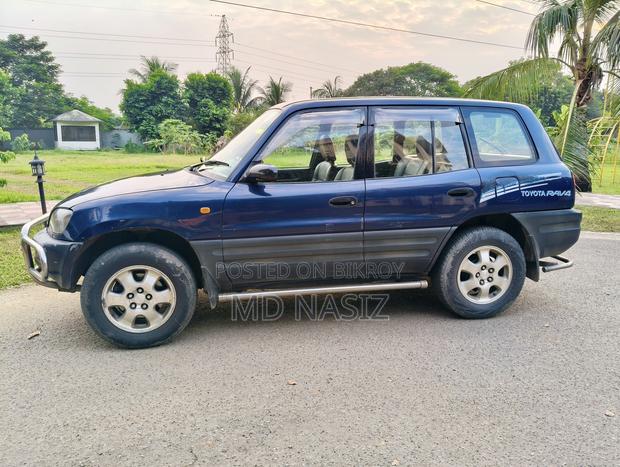 Toyota RAV4 1995 Blue