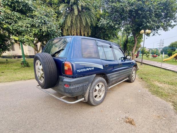 Toyota RAV4 1995 Blue