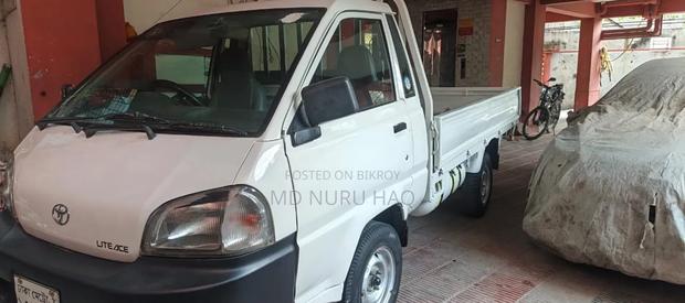 Toyota Lite-Ace 2005 White
