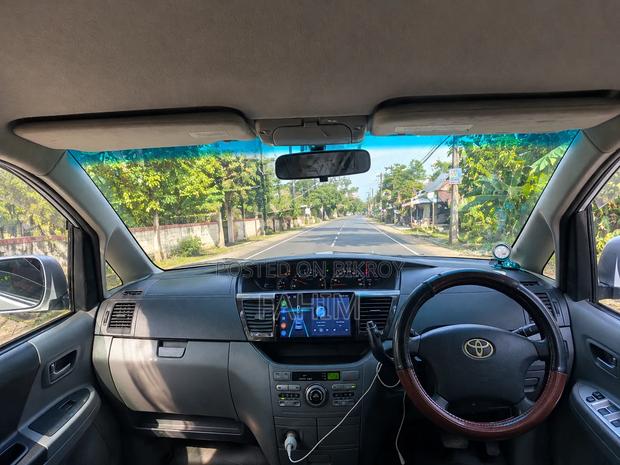Toyota Noah 2.0 FWD (8 Seater) 2005 Silver