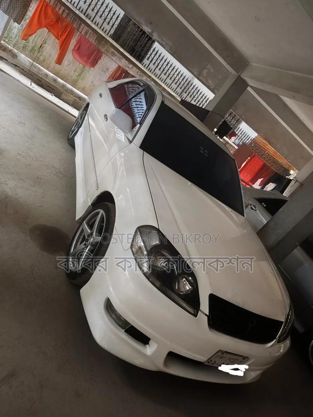 Toyota Mark II 2004 White