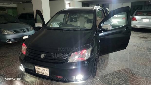 Toyota Raum 2006 Black