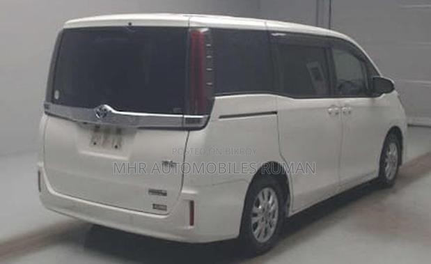 Toyota Noah 2021 Pearl
