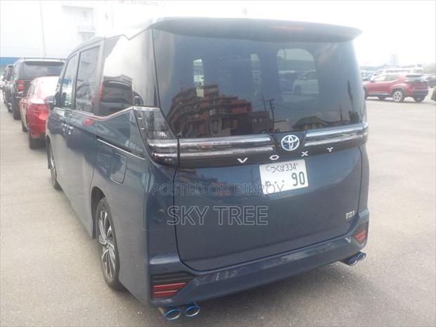 Toyota Voxy 2023 Gray