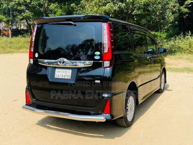Toyota Noah 2014 Black