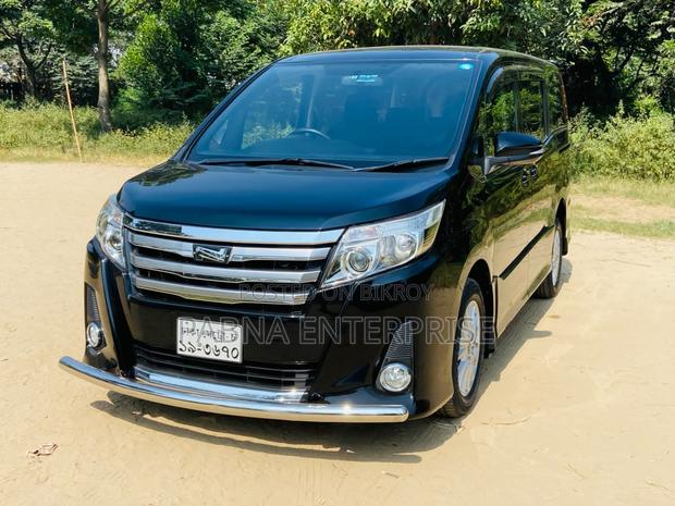 Toyota Noah 2014 Black