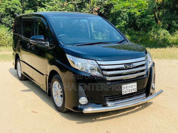 Toyota Noah 2014 Black