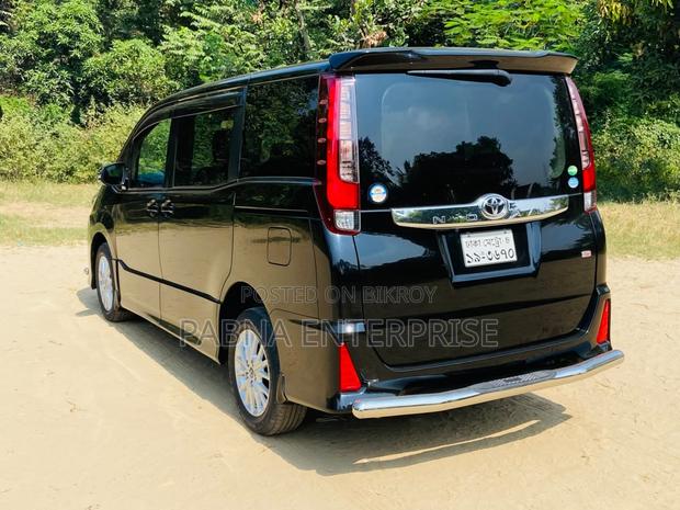 Toyota Noah 2014 Black
