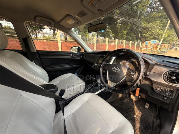 Toyota Corolla Fielder 1.5 Hybrid FWD 2016 Silver