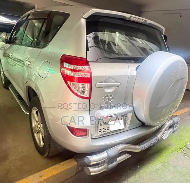 Toyota RAV4 2010 Silver