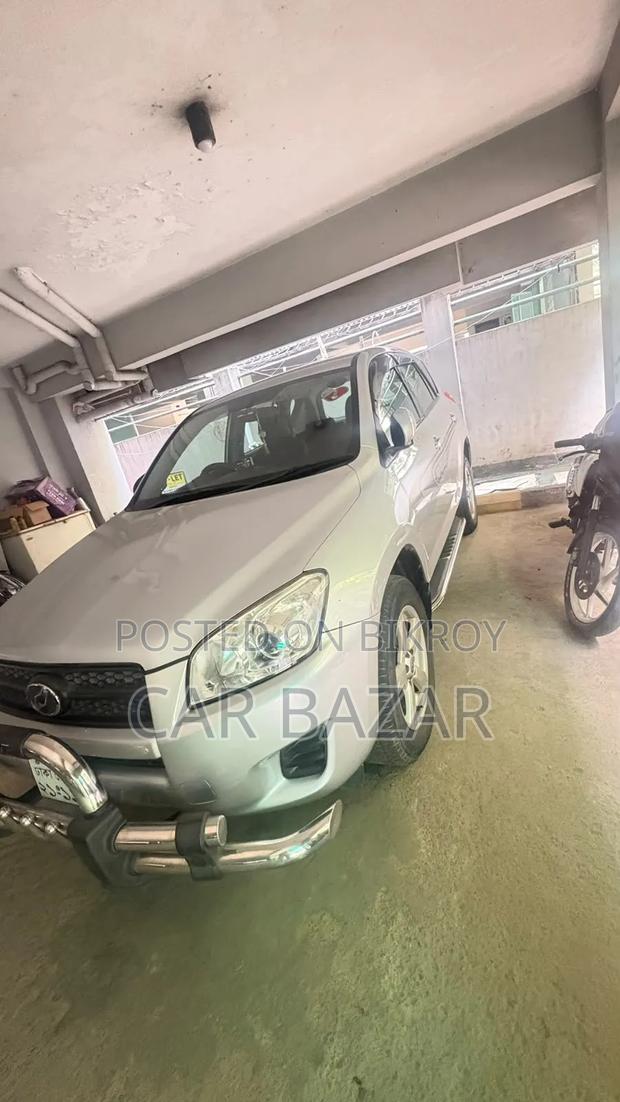 Toyota RAV4 2010 Silver