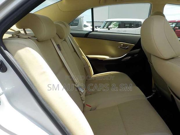 Toyota Premio 2021 Silver