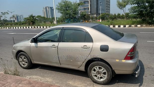 Toyota Corolla Sedan 2002 Gold