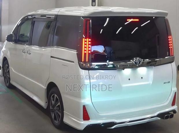 Toyota Noah 1.8 FWD Hybrid (7 seater) 2021 Pearl
