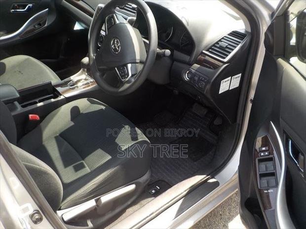 Toyota Premio 2021 Silver