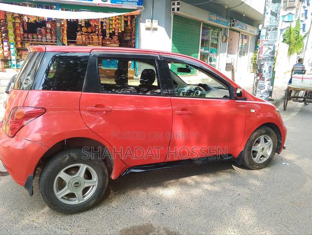 Toyota IST 2004 Red