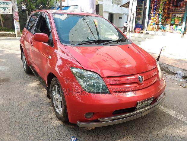 Toyota IST 2004 Red