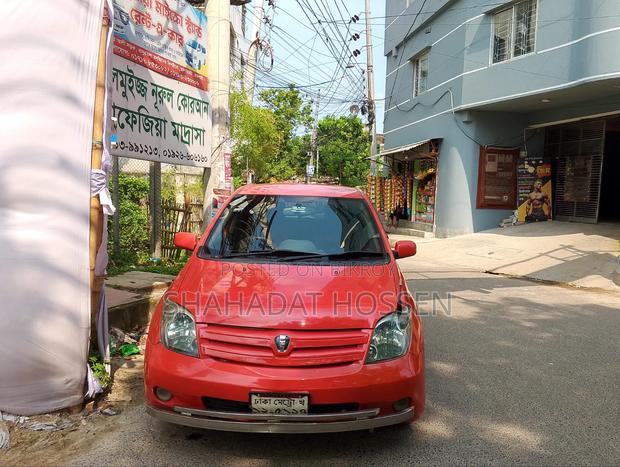Toyota IST 2004 Red