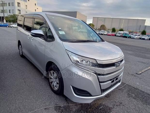 Toyota Noah 2.0 FWD (8 Seater) 2021 Silver