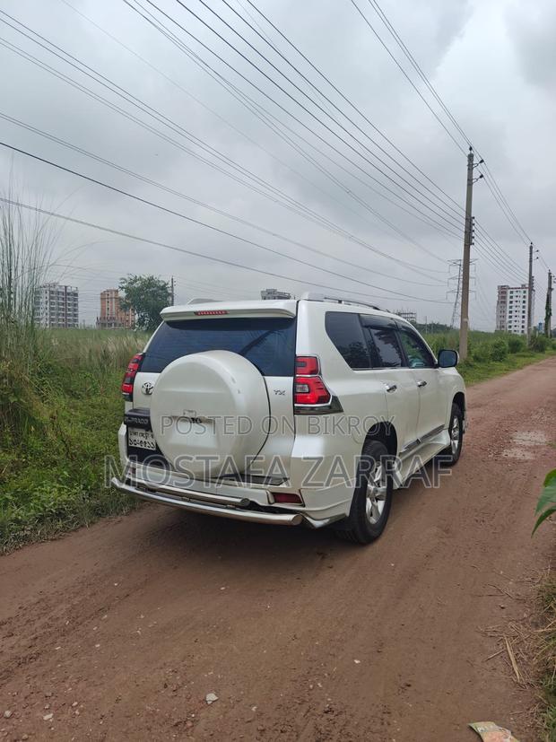 Toyota Land Cruiser Prado 2010 Pearl