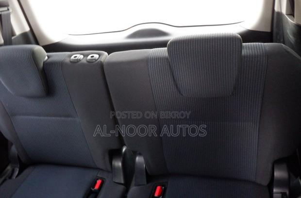 Toyota Noah 1.8 FWD Hybrid (7 seater) 2021 Silver