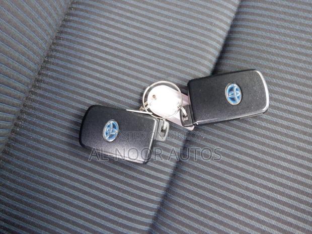 Toyota Noah 1.8 FWD Hybrid (7 seater) 2021 Silver