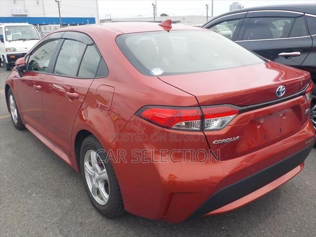 Toyota Corolla 2021 Orange