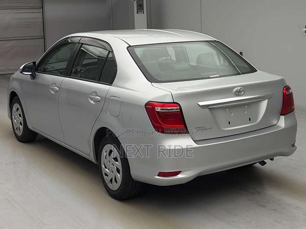 Toyota Axio 2021 Silver