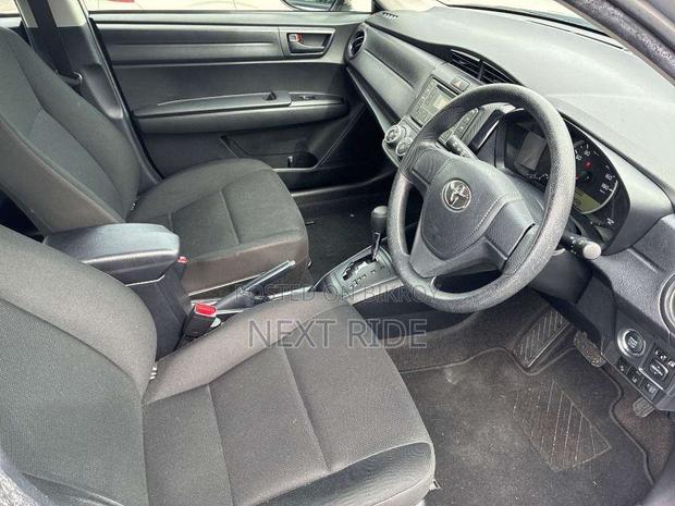 Toyota Axio 2021 Silver