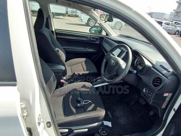 Toyota Corolla Fielder 1.5 Petrol FWD 2021 White