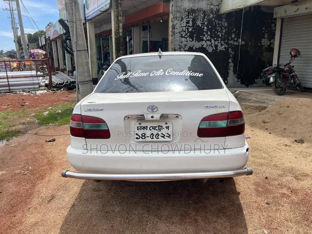 Toyota Corolla 1998 White