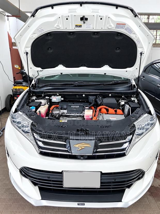 Toyota Harrier 2.5 Hybrid 4WD 2018 Pearl
