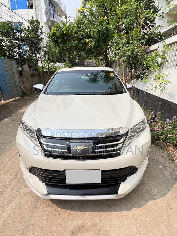 Toyota Harrier 2.5 Hybrid 4WD 2018 Pearl