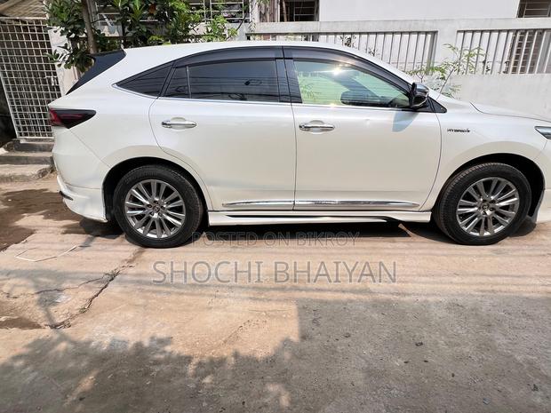 Toyota Harrier 2.5 Hybrid 4WD 2018 Pearl