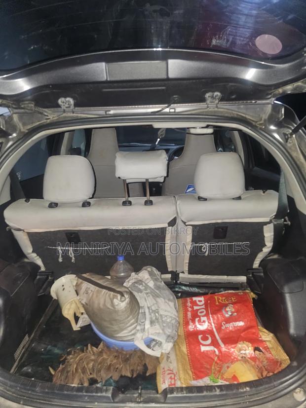 Toyota Vitz 1.3 AWD 5dr 2012 Gray