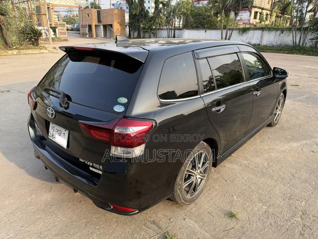 Toyota Corolla Fielder 1.5 Hybrid FWD 2016 Black