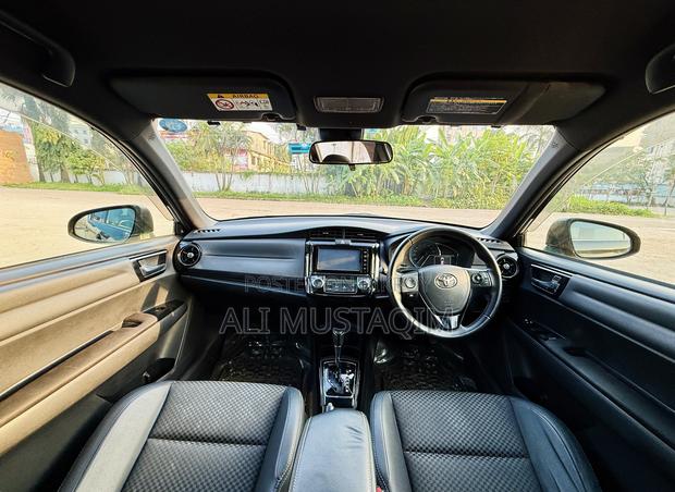 Toyota Corolla Fielder 1.5 Hybrid FWD 2016 Black