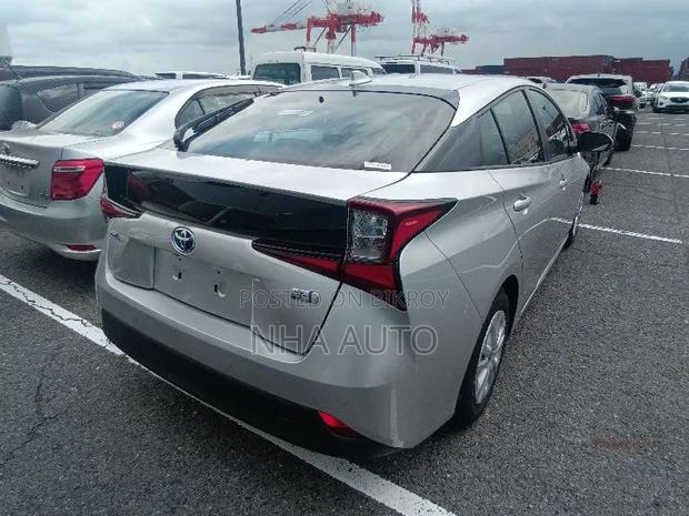 Toyota Prius 2021 Silver