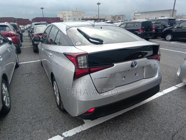 Toyota Prius 2021 Silver