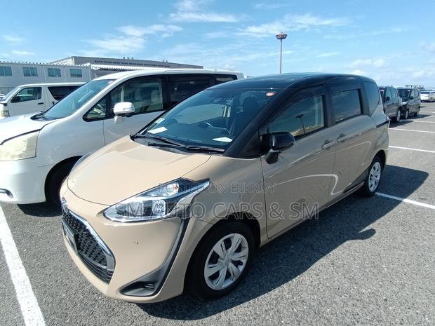 Toyota Sienta 1.5 Hybrid FWD 2021 Brown