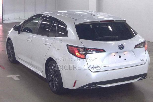 Toyota Corolla Touring 2021 Pearl